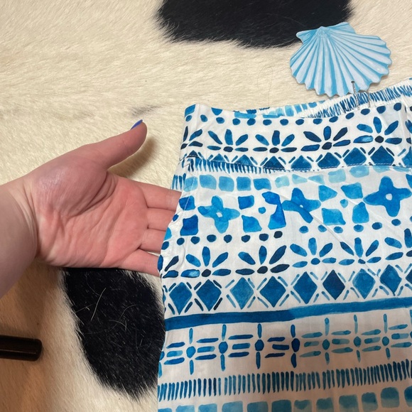 Walker & Wade Catalina Pant in the "Blue Lagoon" pattern - Picture 6 of 9